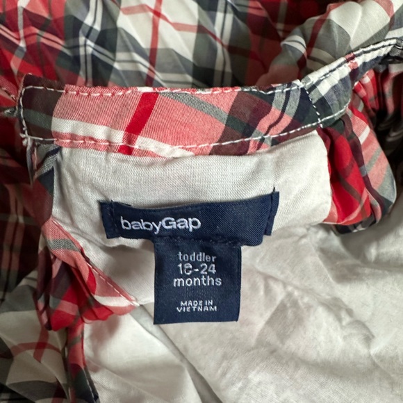 BabyGap | Plaid Pleated Holiday Dress with Flutter Sleeves - Picture 4 of 6